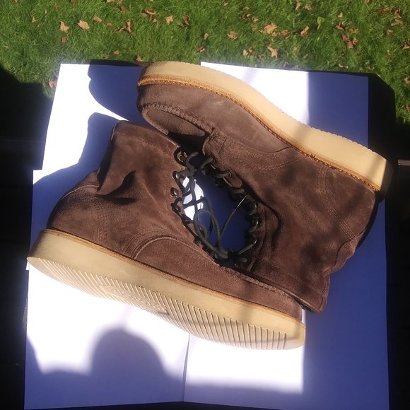 Timberland's Dark brown leather suede boots size 9M Vibram soles - Picture 4 of 15